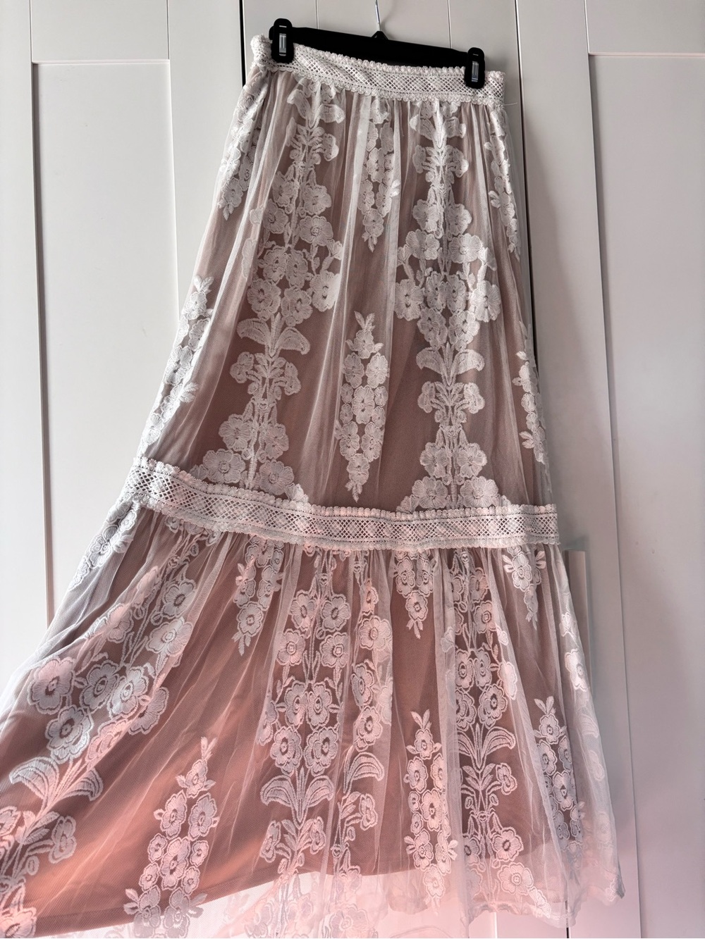 Altar’d State Arissa Ivory & Nude Skirt with Floral Lace: New with Tags - Picture 7 of 8